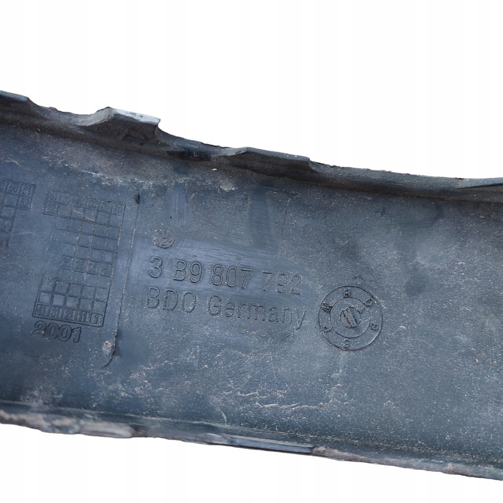 фото №8, Молдинг бампера правый задняя vw passat b5 3b9807792