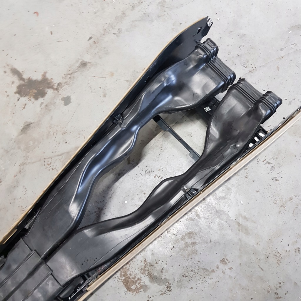 фото №11, Панель средний туннель корпус кремовый audi a8 d3