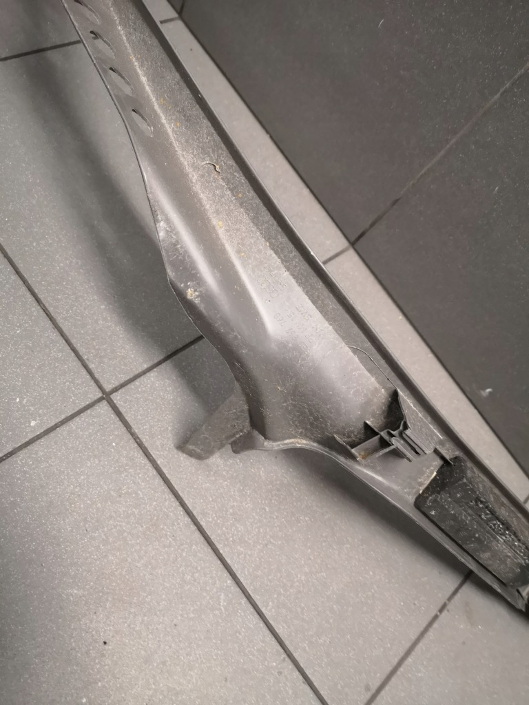 Молдинг порог правый  задняя audi a4 b6 8e0867731a с Разборки