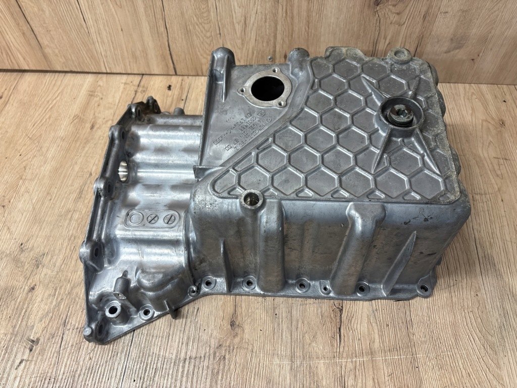 Купить Mercedes sprinter w907 поддон масляная идеальная a6510143700