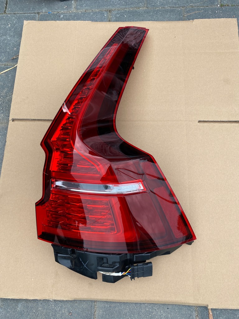 фото №1, Лампа задня права led volvo v60 32291359