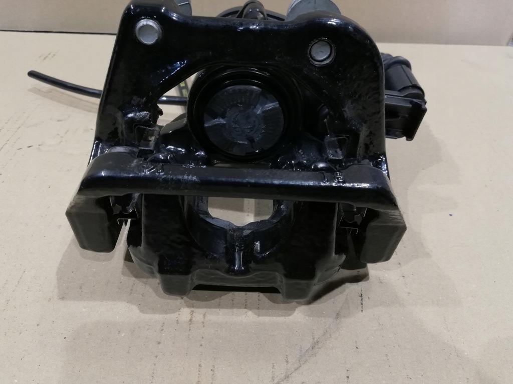 фото №12, Bmw i8 суппорт тормозной задняя левый правый чёрный 25km