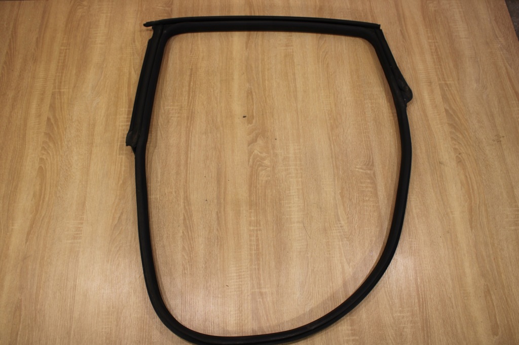 фото №1, Прокладка дверь левый задняя maserati ghibli 13-