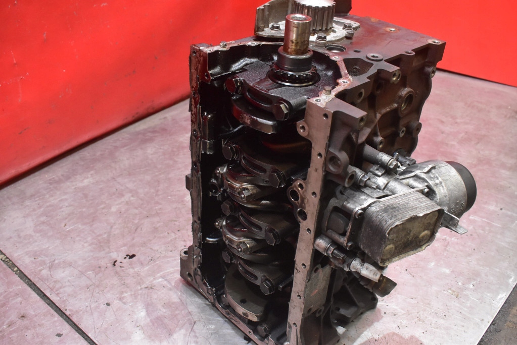 фото №8, Блок dół двигателя wał d4204t volvo v70 3 iii 2.0 d 136 km 07-16