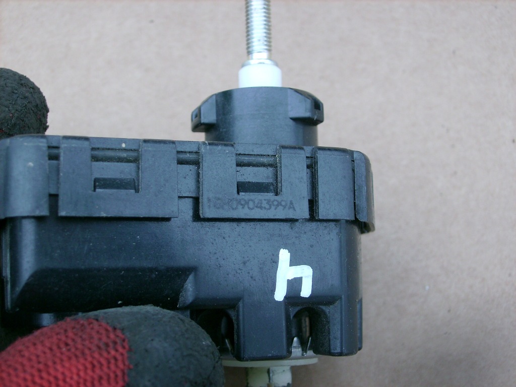 Моторчик фари suzuki alto sx4 vitara 13g2408654a Доставка