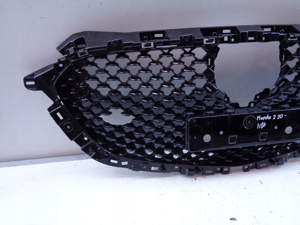 фото №3, Решітка радіатора решітка радіатора mazda 2 20- lift