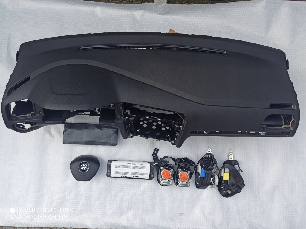 фото №1, Консоль панель приладів панель приладів vwgolf vii подушка безпеки ремені коліно