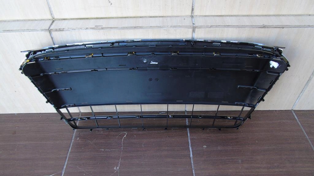 фото №2, Решётка радиатора audi r8 420 quattro 13-15 оригинальный номер