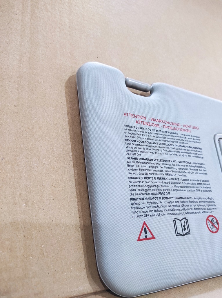 Козырёк накладка солнцезащитная правый  renault koleos 1 Цена