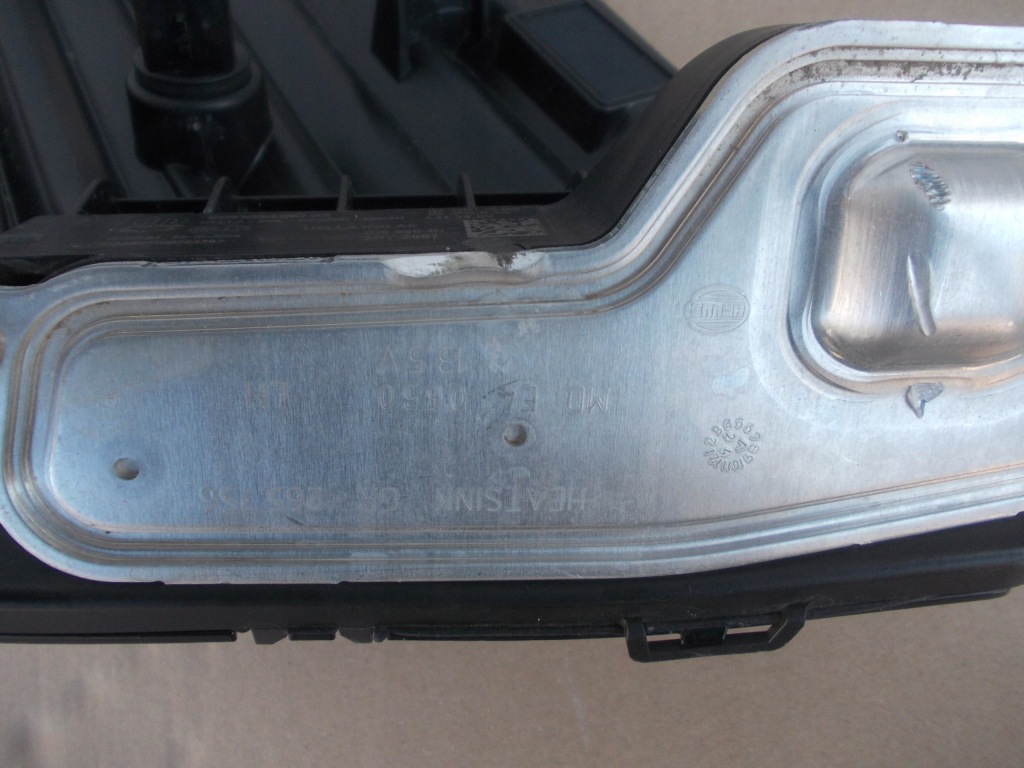 Протитуманна фара світло do рух dzienej лівий drl peugeot 208 ii lift 985105418002 Оригінал