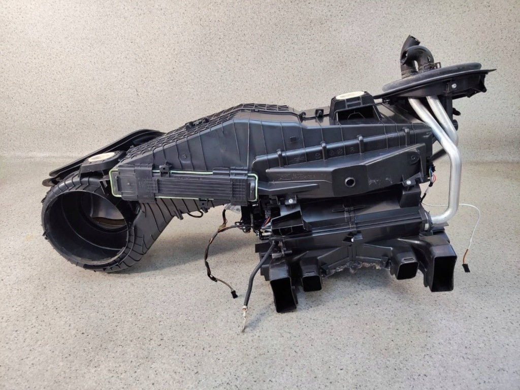 Обігрівач корпус обігрівача mercedes c w205 1.6 cdi a2058308605 Київ