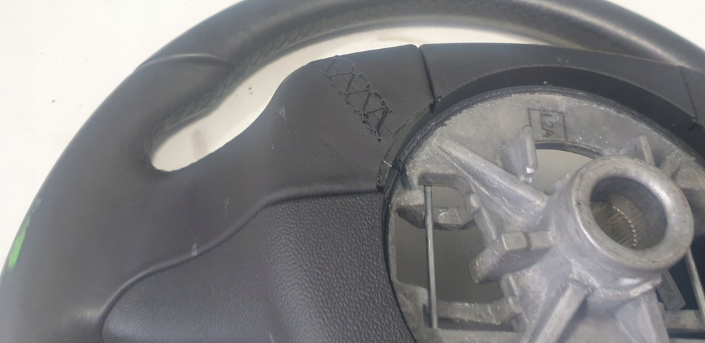 фото №13, Citroen ds5 11- воздуховод кожа мультифункция 98004092zd