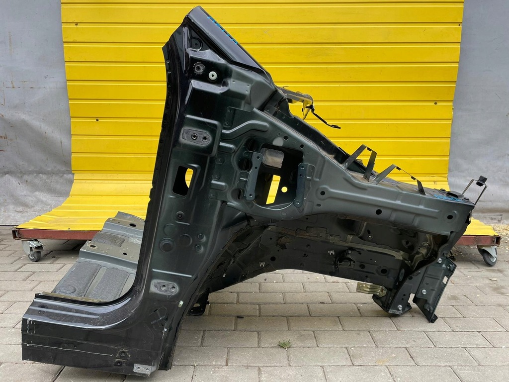 фото №1, Nissan ariya чверть правий перед