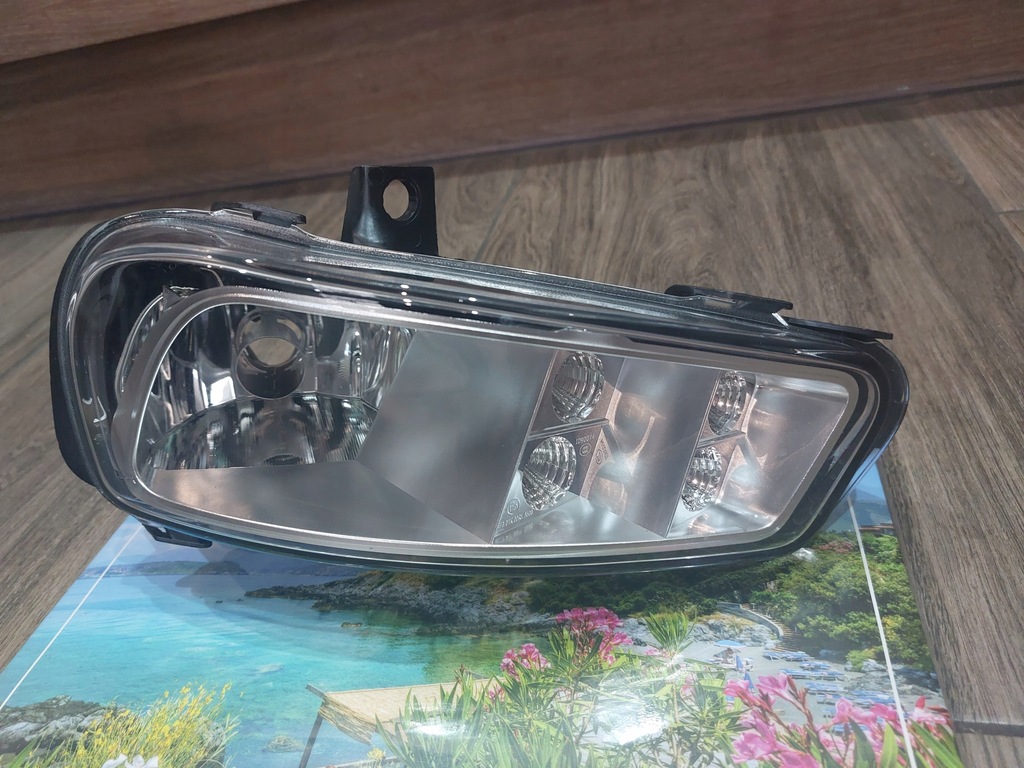 фото №1, Mercedes actros правый противотуманная фара w960