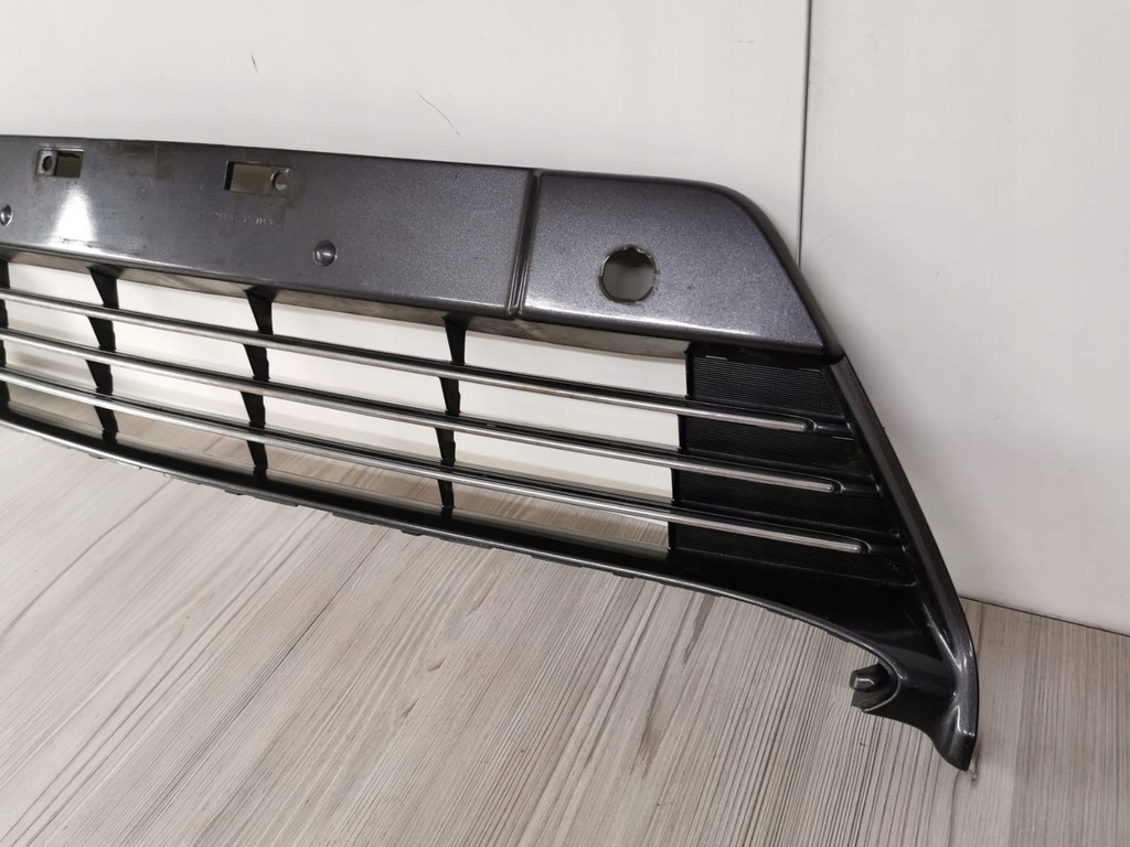 фото №5, Решітка бампера середня toyota auris ii