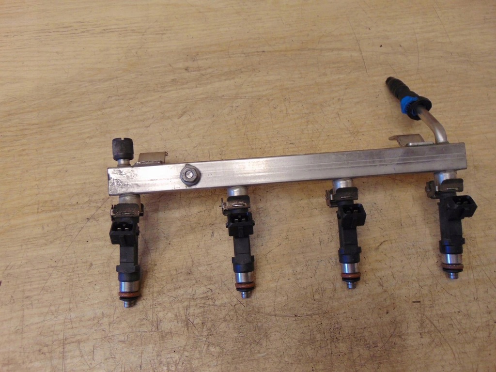 фото №1, Молдинг впрыскная opel ampera 0280151253 55570149