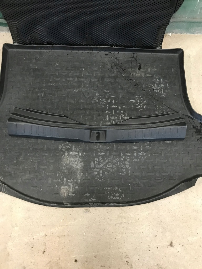 фото №1, Пластик na pas задний rav 4 v