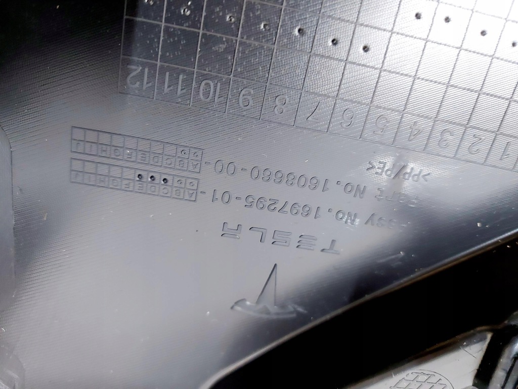 Tesla y model y 22r. обшивка двері правий перед 1671402-00-g Зі Шроту