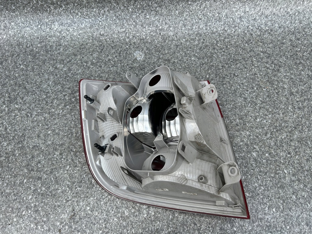 фото №4, Лампа права задня задня skoda rapid 5jh945096