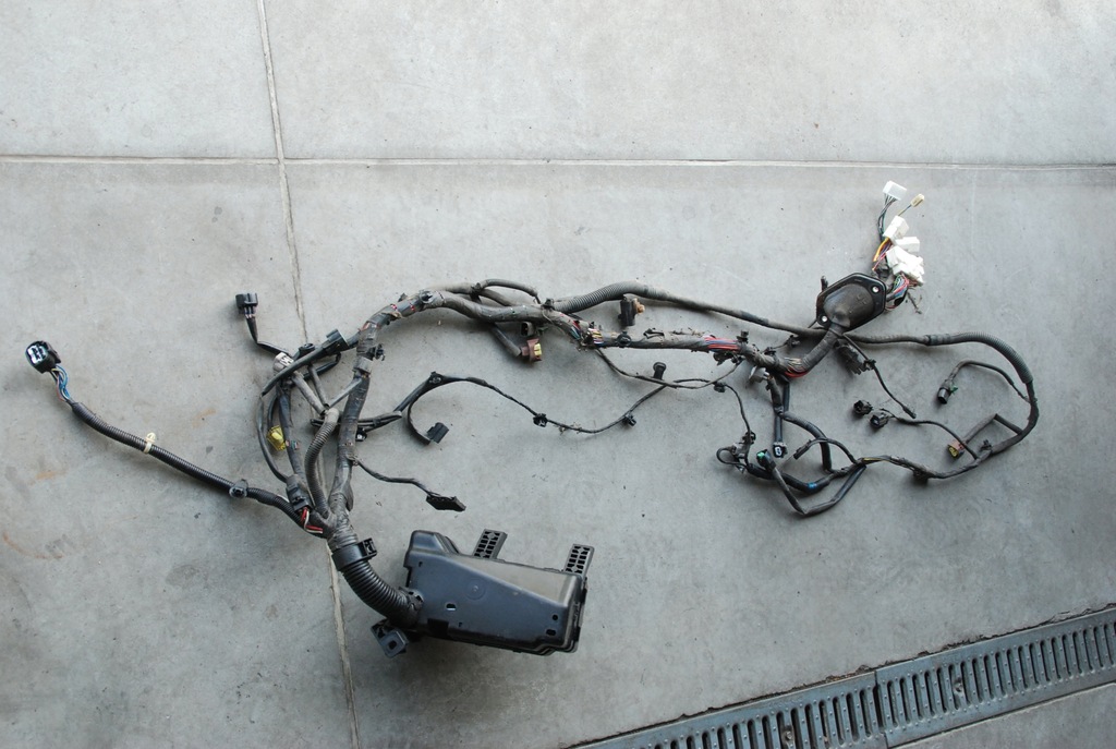 фото №1, Pajero 3.2did электропроводка главная 07r uk