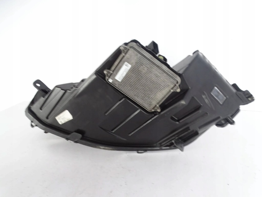 Фара перед передняя правый  tesla s рестайлинг  full led в Украине