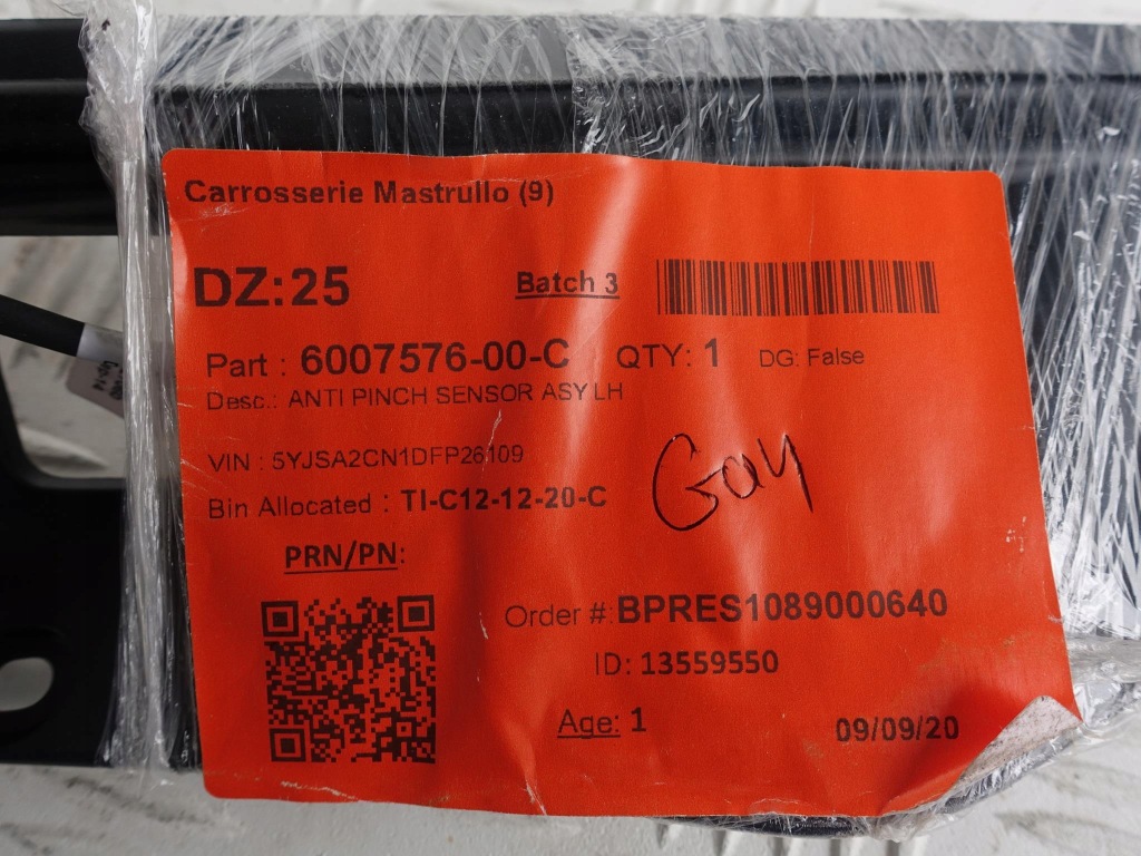 Tesla s молдинг з датчиком кришки задній p lub l Доставка