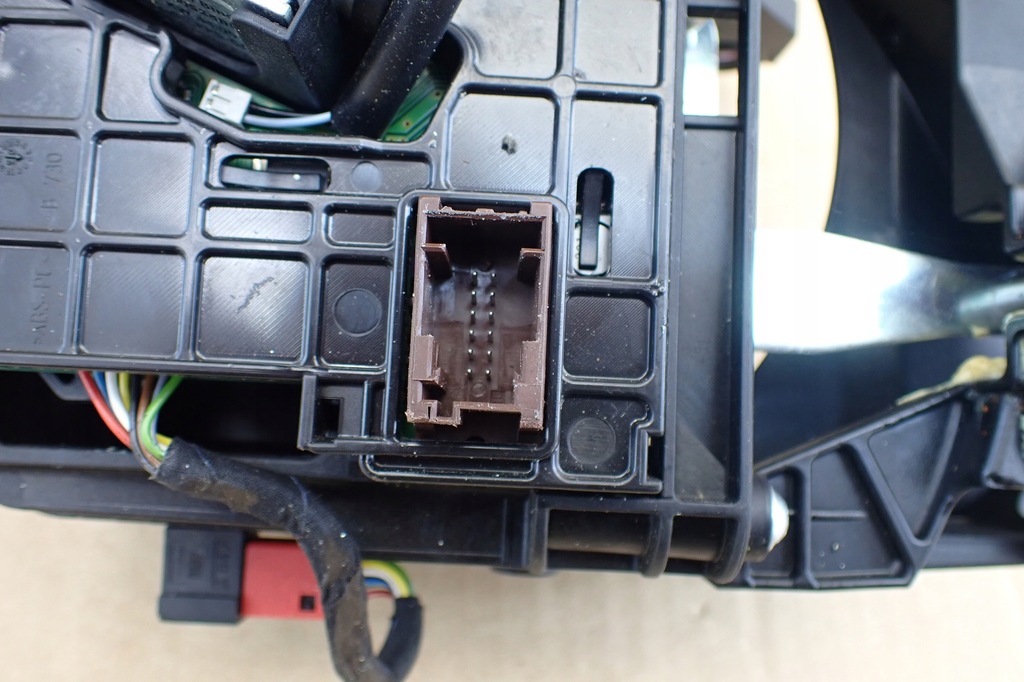 фото №9, Fiat croma ii автоматическая коробка передач домкрат переключения передач выборщик 55195307 2.4 jtd