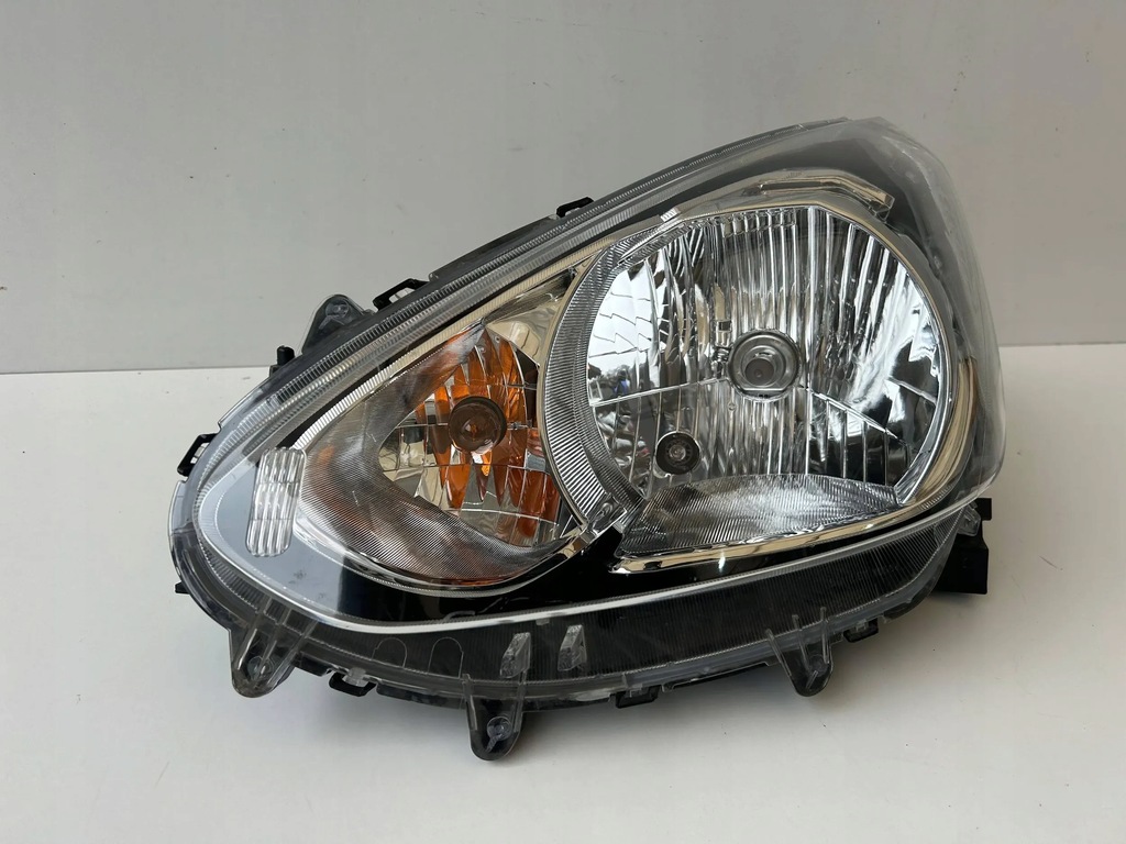 фото №1, Mitsubishi space star ii лампа левая перед 8301c193 оригинал