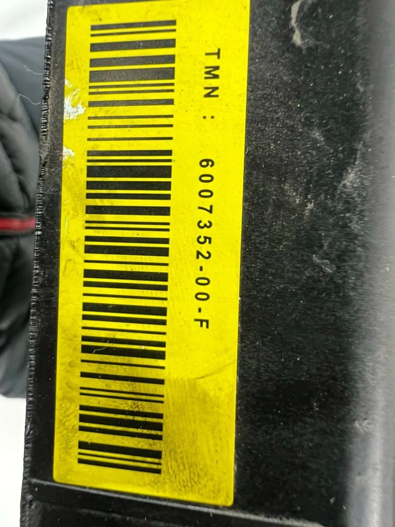 Tesla model s 2024 левая сторона радиатор воды вентилятор Киев