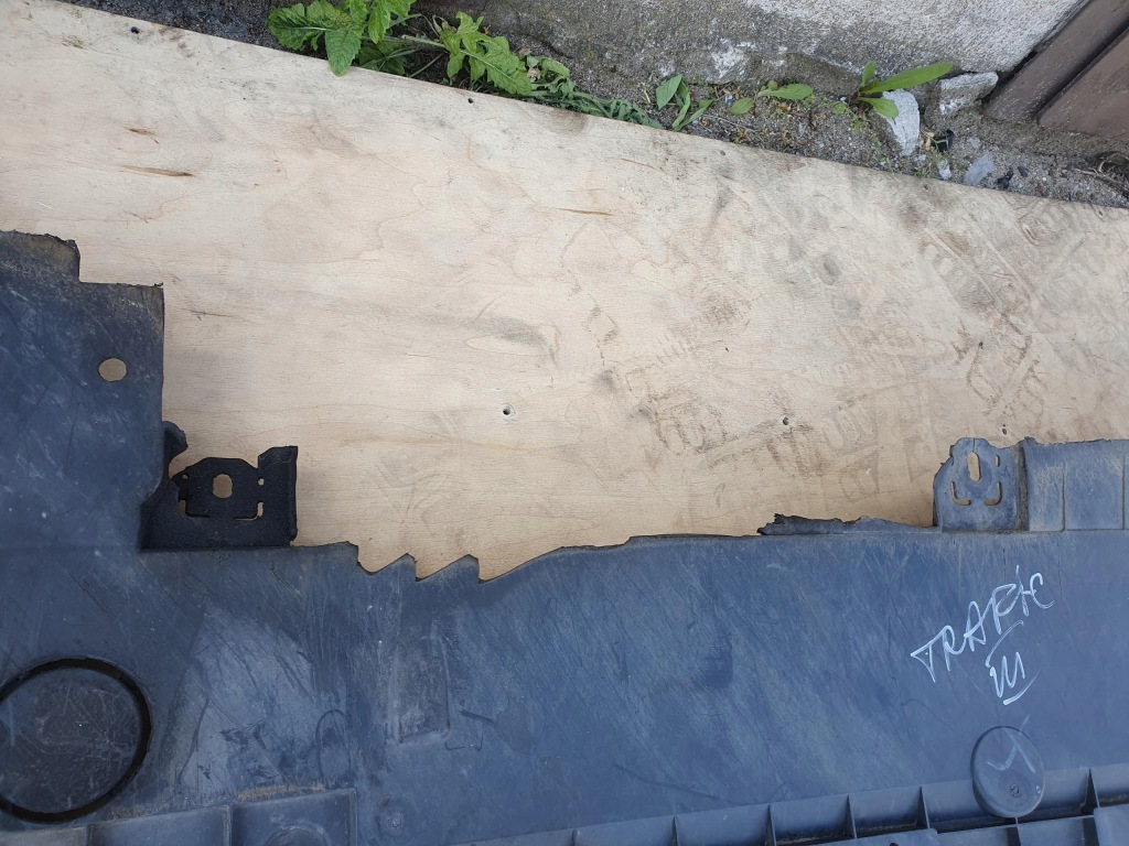 Плита захист нижня pod бампер перед передній renault trafic iii 214775886r Зі Шроту