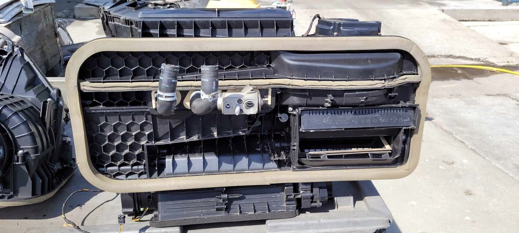 фото №7, Обігрівач пошкоджена корпус mercedes actros mp4