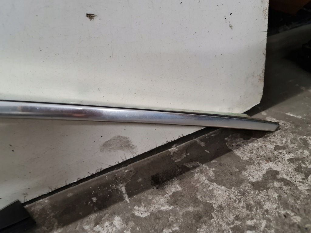 фото №8, Молдинг хром дахова a8 d2 long права 4d4853704b