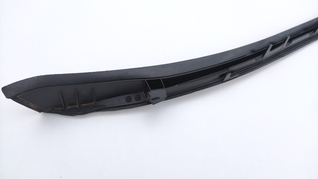 Bmw x1 f48 рестайлінг  молдинг скло лобове правий перед tc761 в Україні