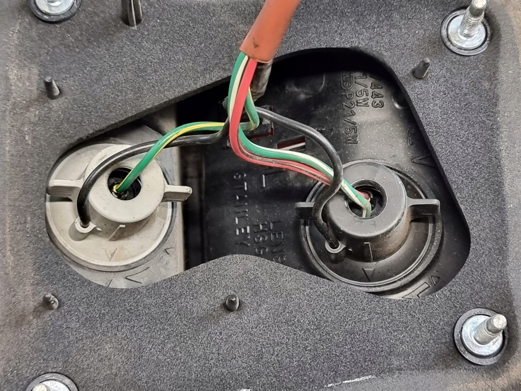 фото №12, Лампа левый задняя оригинальный номер 043-1267l honda civic vi 6 sedan 99r