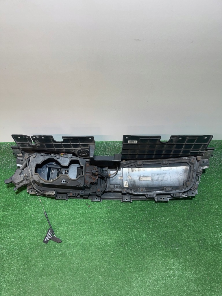 Решётка радиатора решётка  разъём зарядки kia soul 3 ev 14- bdb Киев