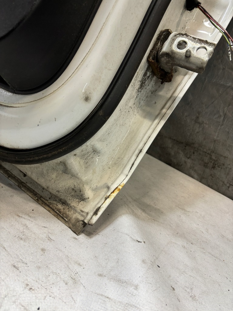 Дверь левая задний peugeot 301 k: ewp с Разборки