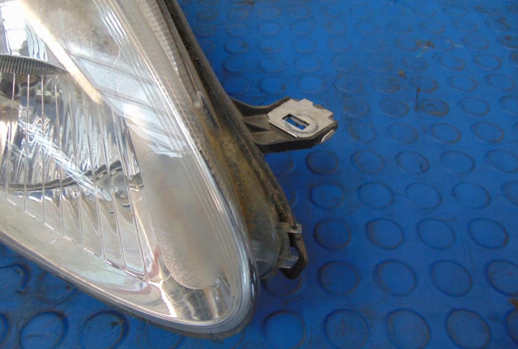 фото №3, Fiat grande punto фара правий