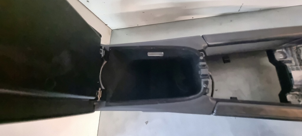 фото №7, Mercedes w 164 підлокітник