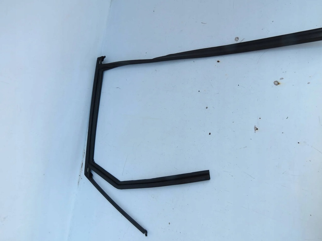 фото №1, Прокладка окон дверь правая задняя volvo xc60 ii