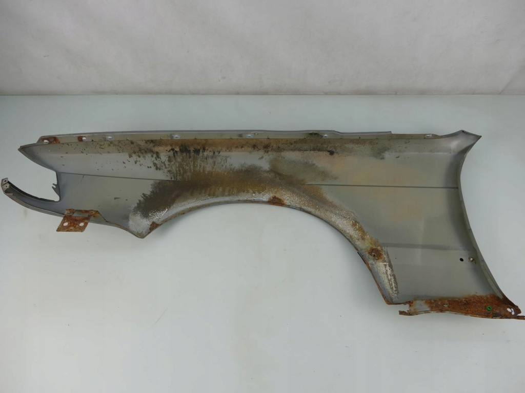 Bmw 7 e32 крыло  правый  перед передний узкий решётка радиатора Цена