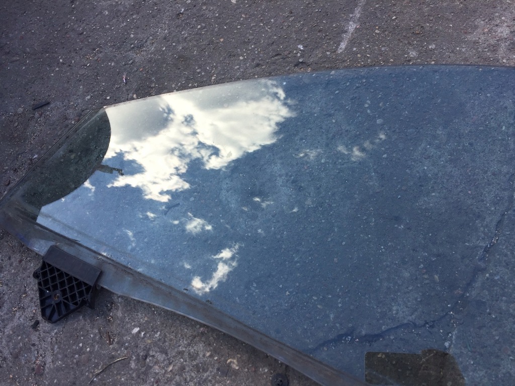 фото №8, A8 d3 стекло левая боковая дверь передняя двойной