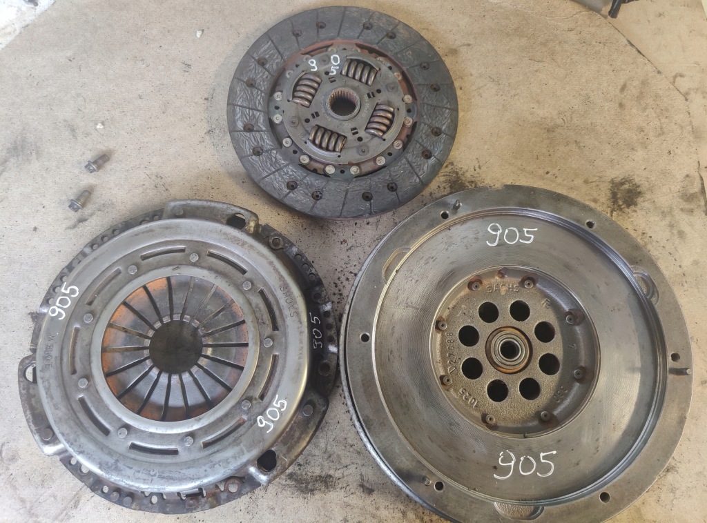 фото №1, Mercedes w906 2.2cdi колесо маховик прижим 3082002374 диск 324056210 905