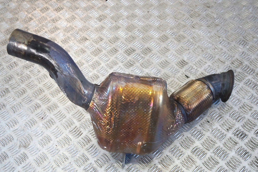 фото №1, Правий каталізатор ferrari 488 321608