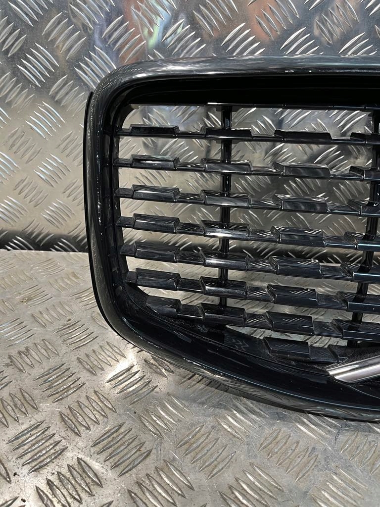 фото №2, Решітка радіатора решітка радіатора volvo xc60 ii 2 r-design