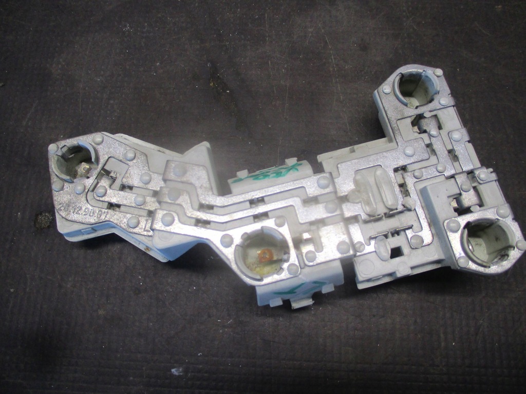 фото №7, Вкладыш лампы левый задняя volvo v50 04-07r