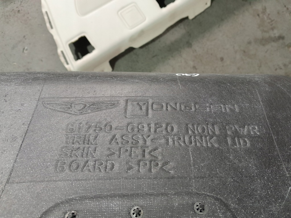 фото №14, Hyundai genesis g70 2019r обивка обшивка багажника прокладка обшивка