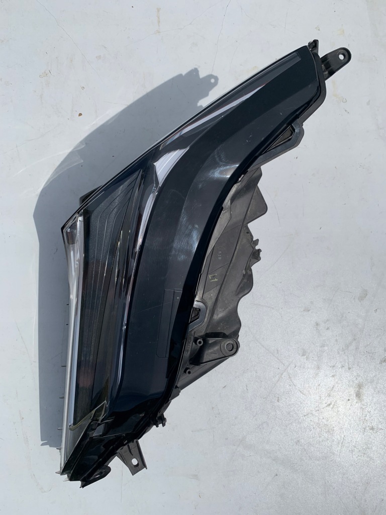 Фара лампа lexus rx права 2015– Ціна