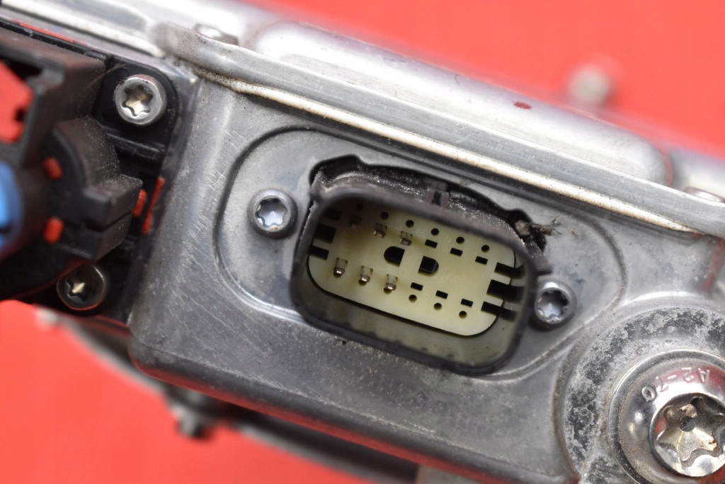 Блок управления регулятор напряжения 1028664-00-e tesla s рестайлинг  awd 16-21 Киев