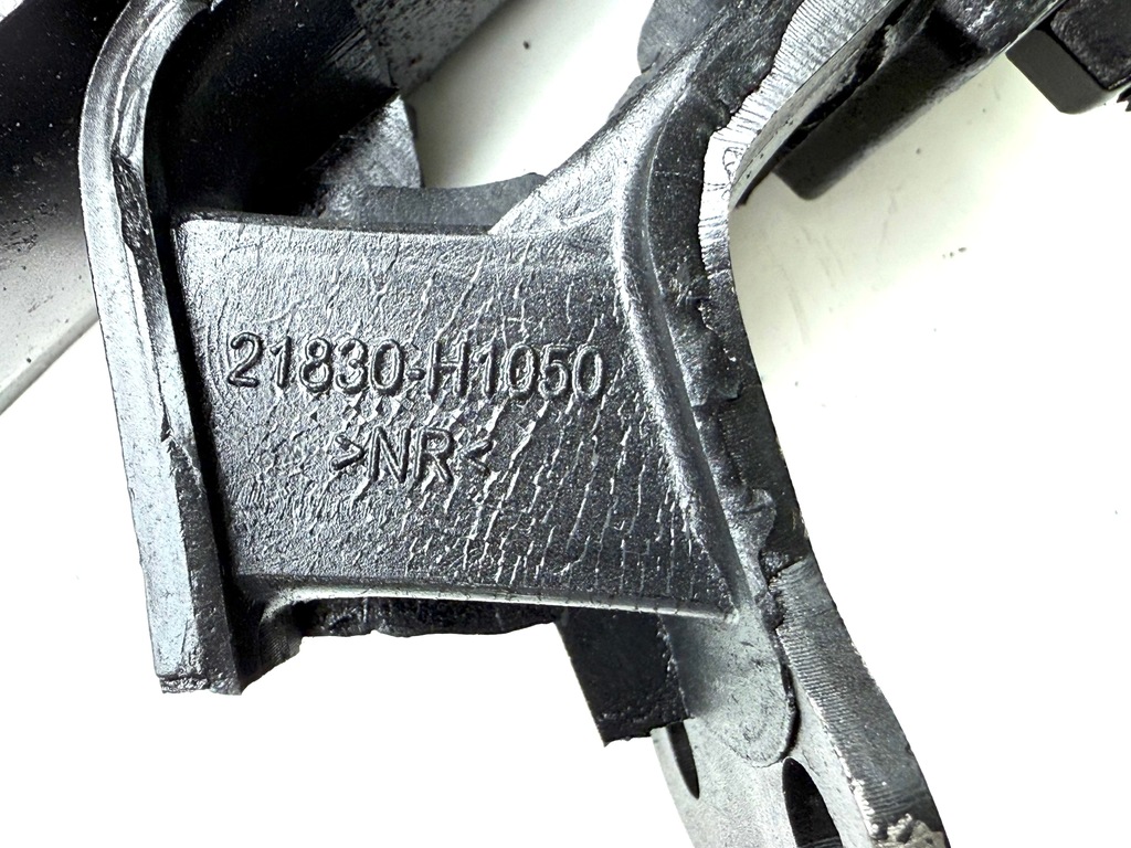 фото №9, Подушка коробки кронштейн двигателя задняя hyundai terracan 21830-h1050