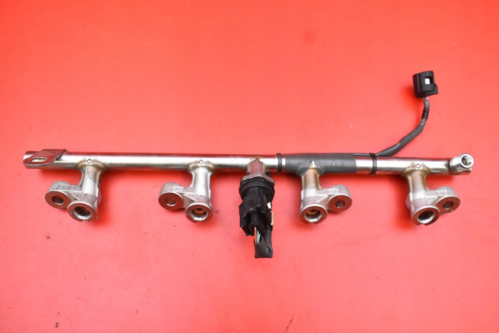 фото №7, Молдинг упорскування форсунки pe0113250b mazda mx5 mx-5 4 iv nd 2.0 15-18